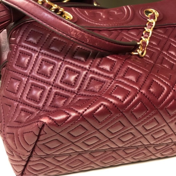 Tory Burch Quilted T bag with gold hardware - Picture 5 of 5
